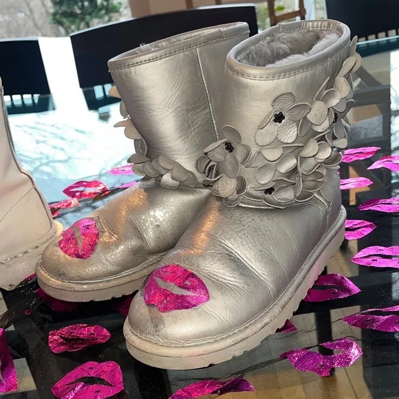 UGG silver metallic floral boots with pink lips! - Picture 4 of 7